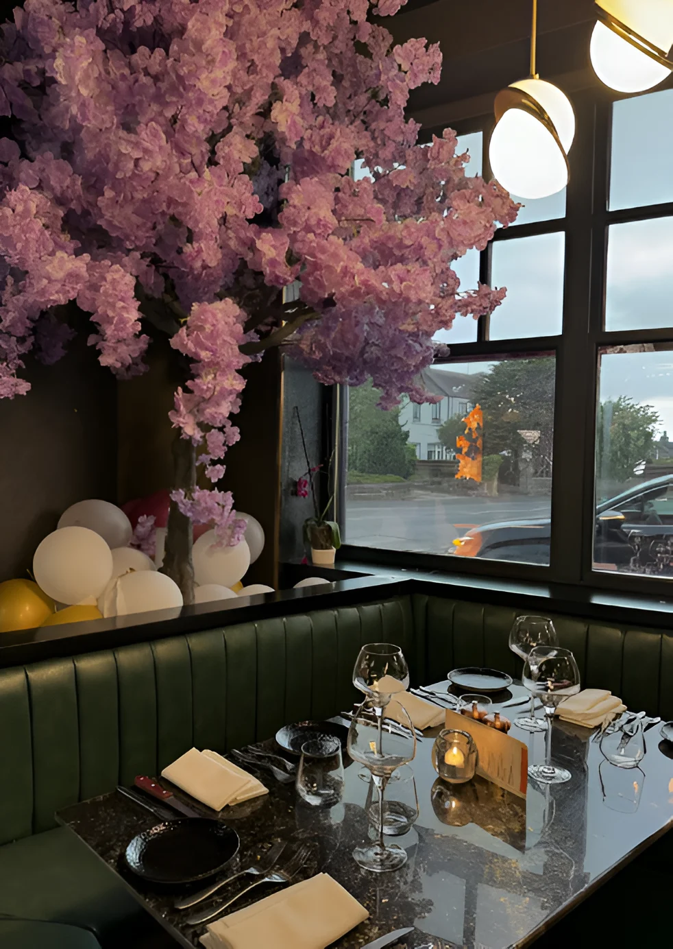  Vibrant atmosphere restaurant glasgow